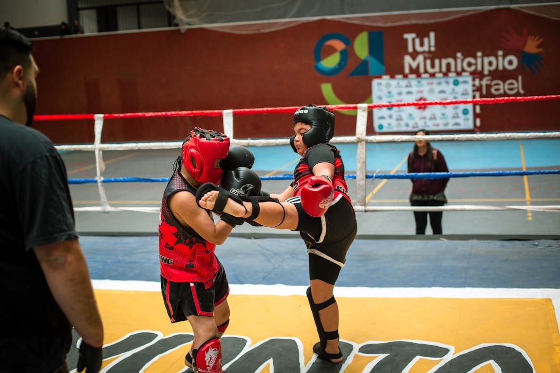 Segovia vuelve a ser capital del kickboxing regional tras más de tres décadas de ausencia