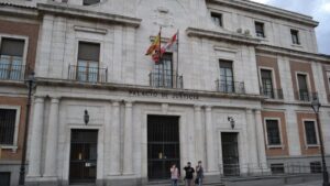 Quince años de prisión para el padre que abusó de su hija con discapacidad desde los cuatro años hasta la veintena