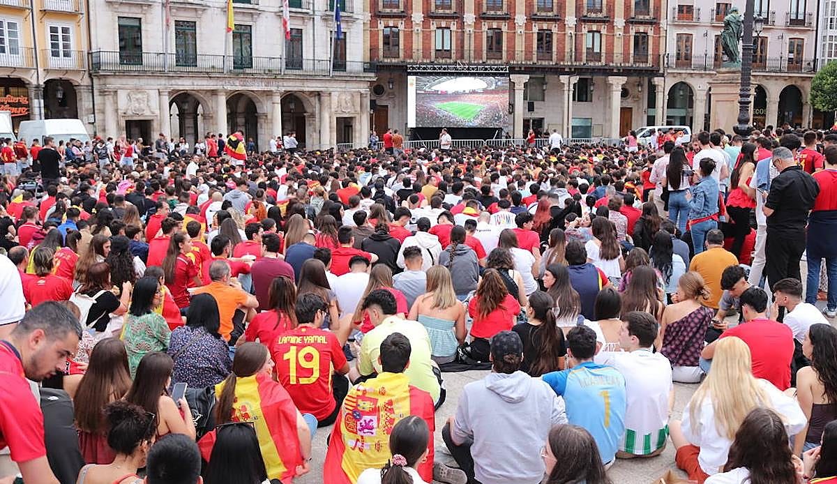 La celebración del Mundial se salda en Burgos con un detenido por romper tres dientes a otro hombre en plena Plaza Mayor