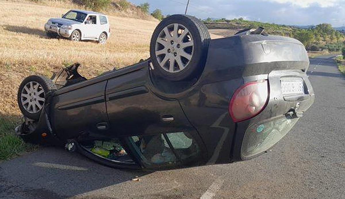 Un hombre de 35 años resulta herido al volcar su coche en la comarca de la Ribera del Duero