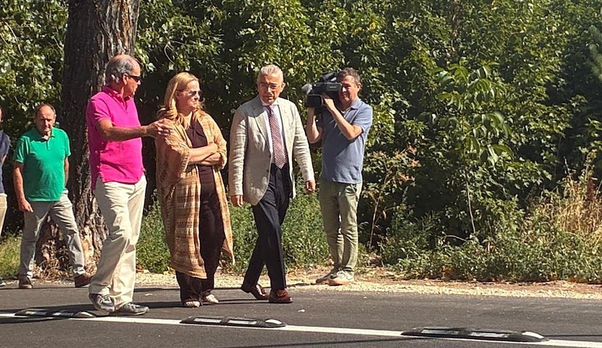 El barrio de Cortes rompe su aislamiento con una nueva senda ciclista y peatonal de 800.000 euros