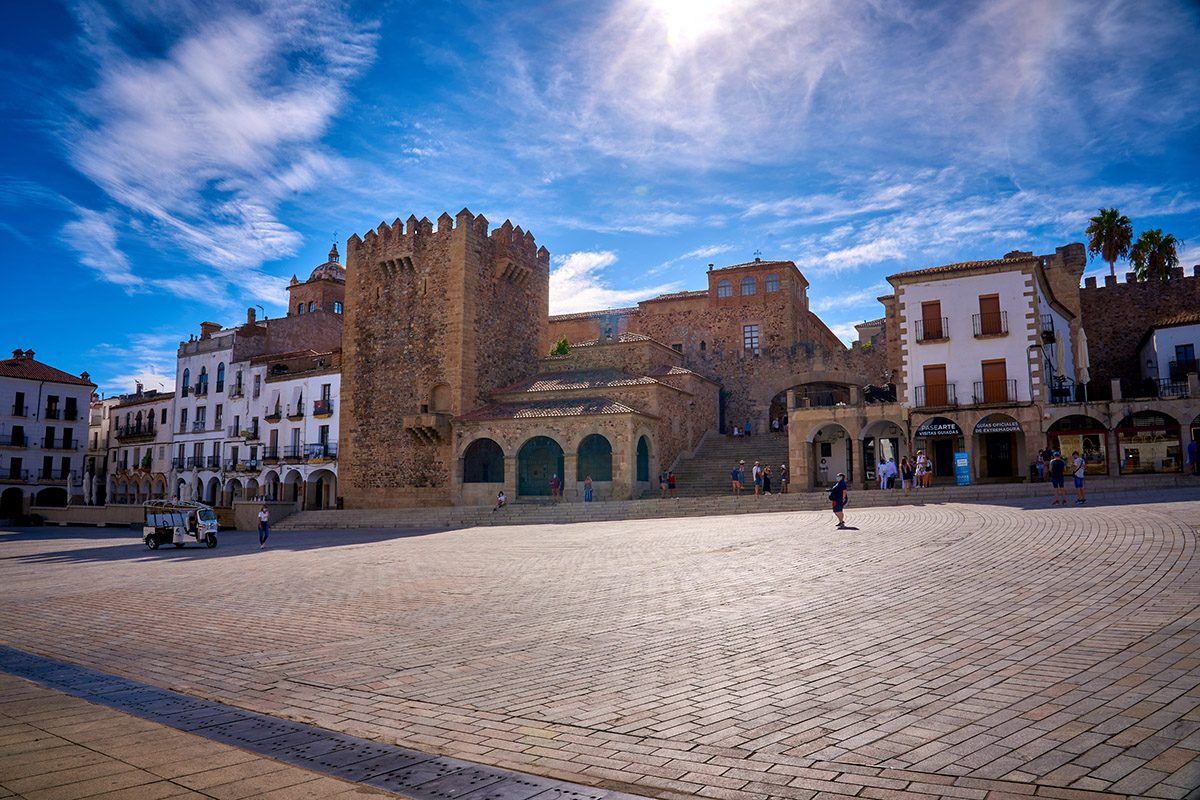 Cáceres cierra 2025 sin deuda y con casi 40 millones de euros en el bolsillo