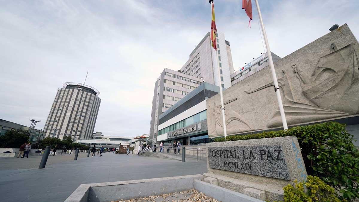 Madrid abre la puerta de la sanidad pública a los migrantes 'sin papeles' con dos vías de acceso según la urgencia de cada ca