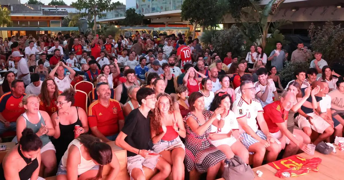 Menorca se vuelca con la final del Mundial: así y dónde podrás ver el partido de España en cada municipio de la isla