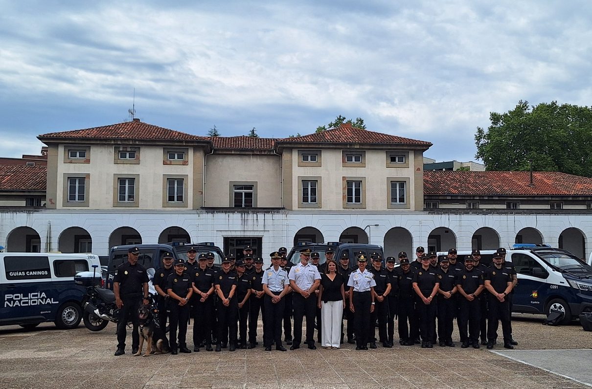 Treinta y un futuros policías nacionales comienzan sus prácticas en Asturias, con una presencia femenina récord del 32 %