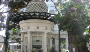 El quiosco 'La Chucha' vuelve a la vida: el San Francisco recupera uno de sus rincones más queridos