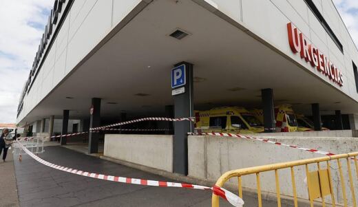 Las obras del Hospital Universitario de Salamanca ponen en peligro a pacientes y peatones en el acceso a urgencias