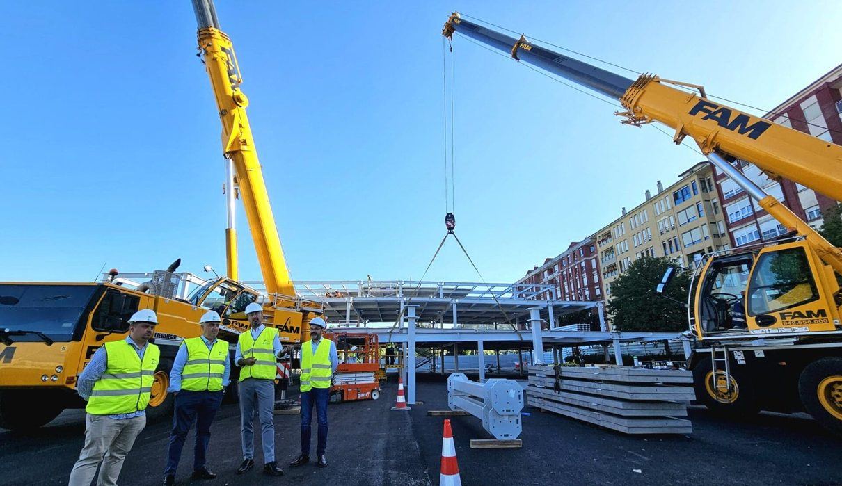 Torrelavega cierra tres años de incertidumbre con la grúa y estrena empresa gestora por 1,5 millones de euros