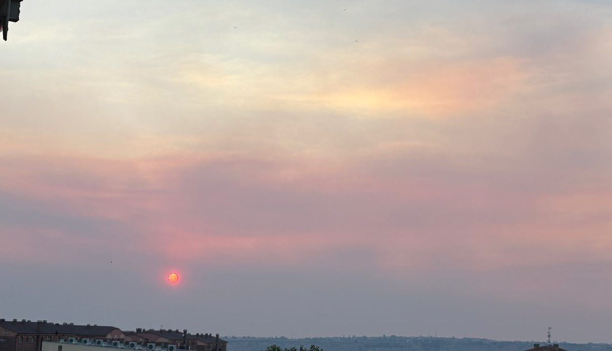 Segovia respira con cautela: la Junta pide evitar el ejercicio al aire libre mientras el humo de los incendios sigue en el am