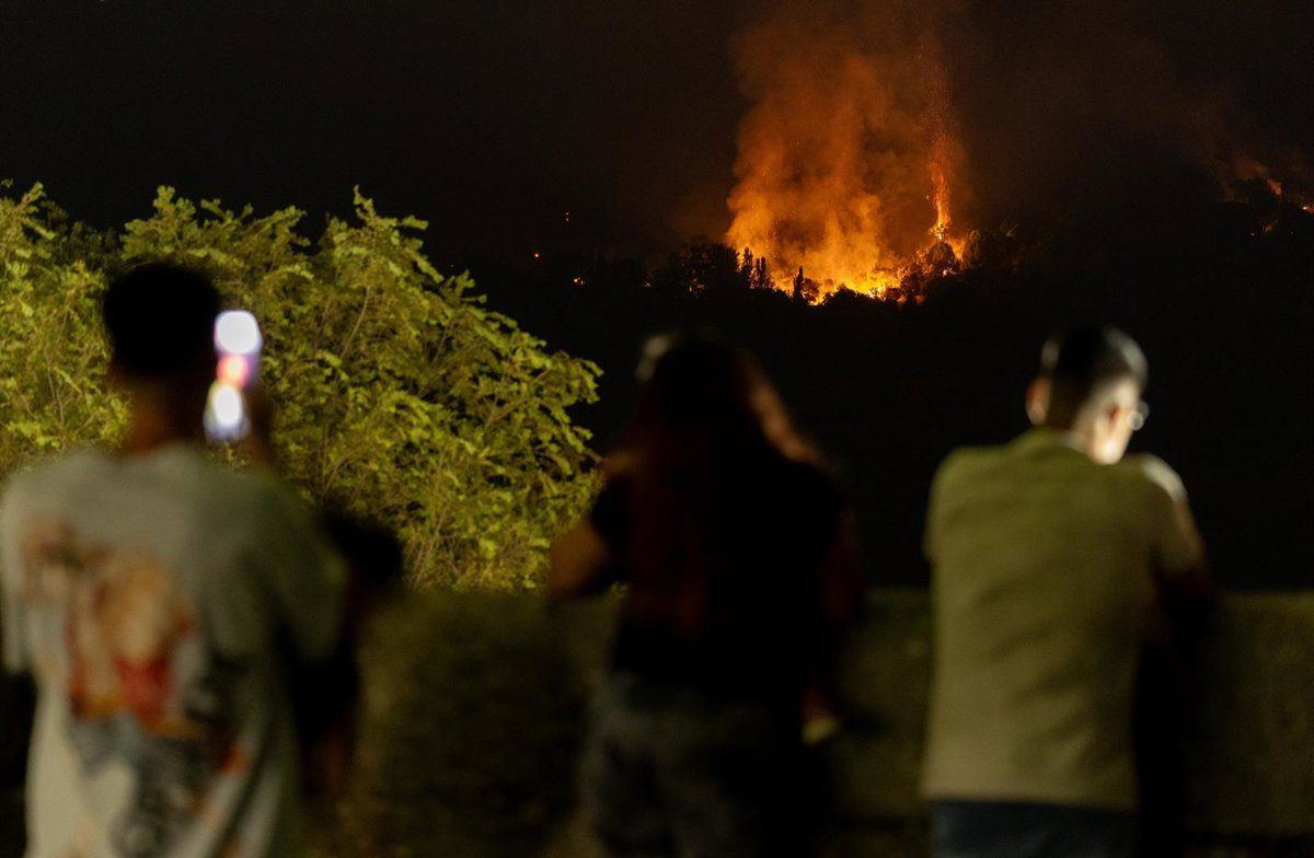 El incendio de Almorox no cruza la frontera con Madrid y la UME ve estable la zona norte de Toledo