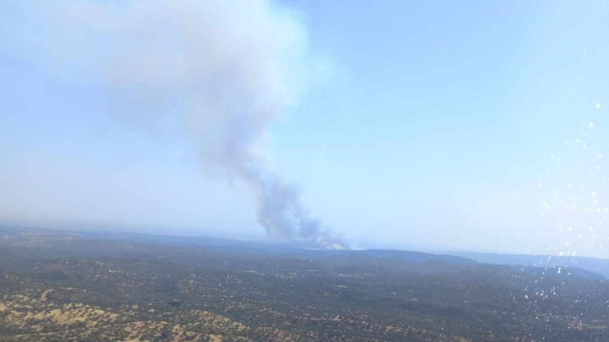 El incendio de La Mierla no ensucia el aire por ahora, pero un frente sahariano amenaza la calidad ambiental en los próximos