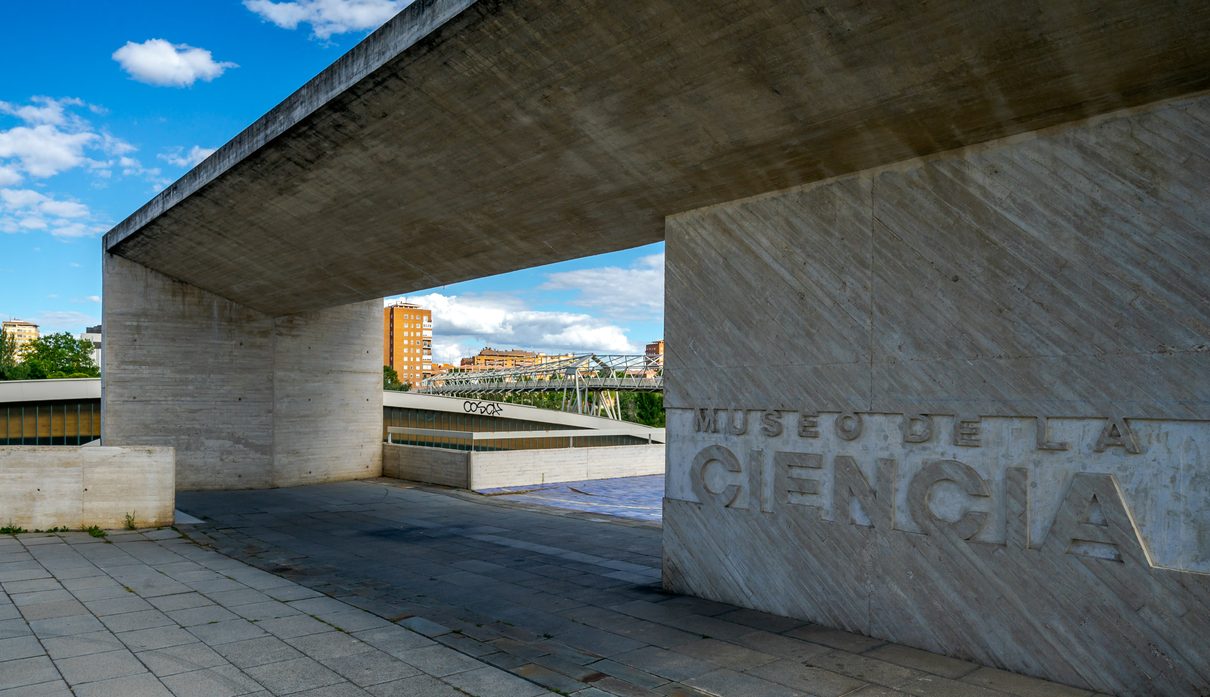 El entorno del Museo de la Ciencia de Valladolid, en el punto de mira por el abandono y el peligro para los peatones