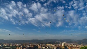 Valladolid apunta al cielo: las peñas quieren convertir Campo Grande en el mosaico de globos más grande del mundo