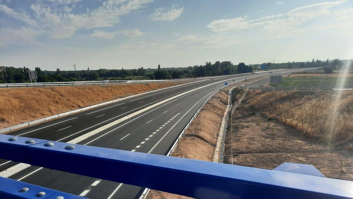 La guerra entre administraciones deja sin abrir 31 kilómetros de autovía listos para circular en Valladolid