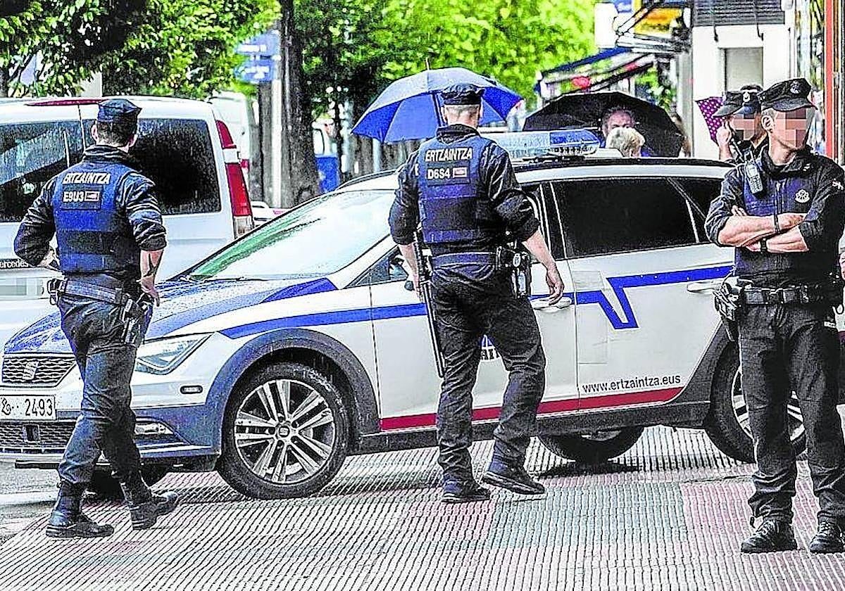 Un domingo negro en Vitoria: cuatro hombres detenidos por maltratar a sus parejas en distintos puntos de la ciudad