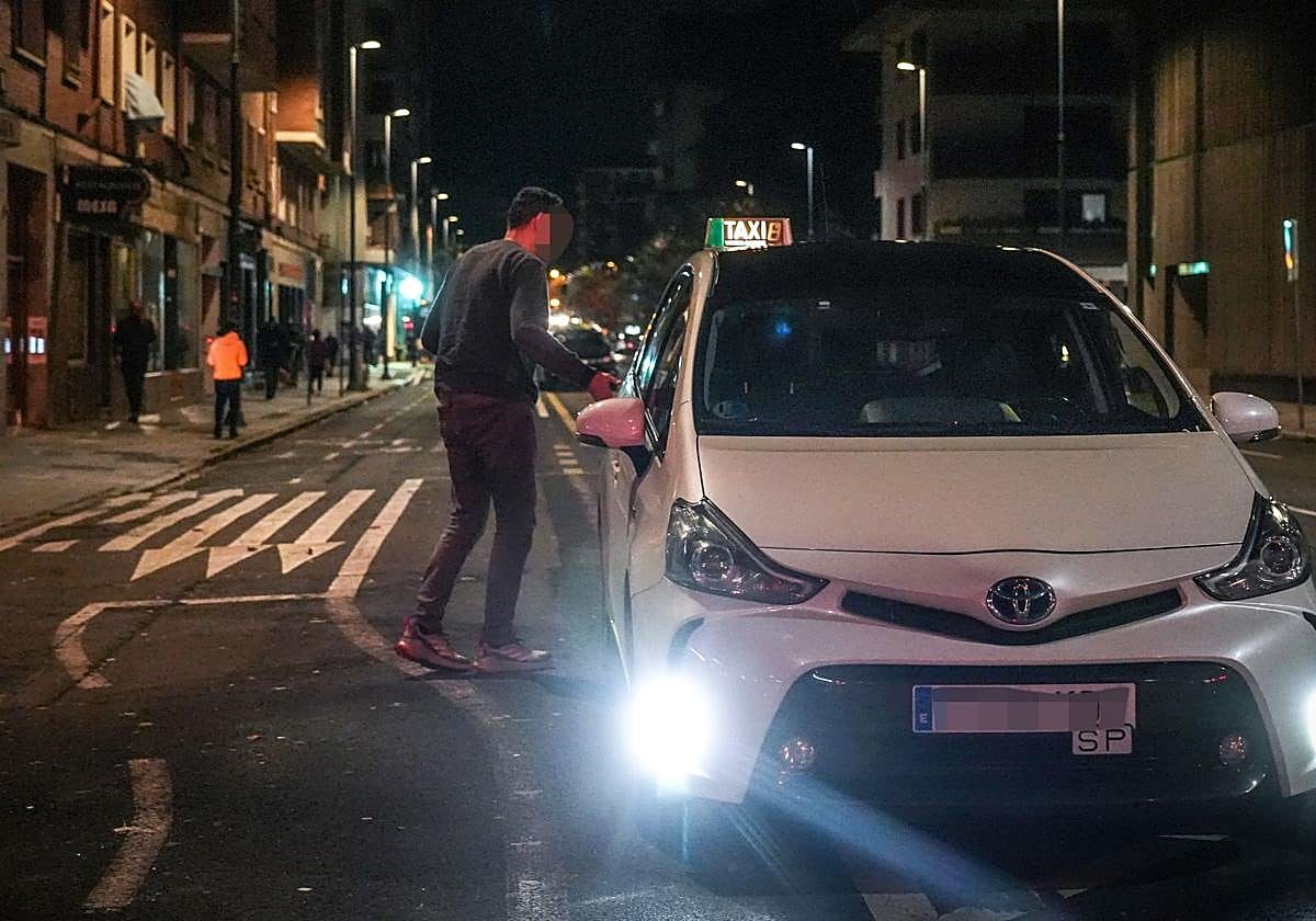 Vitoria obliga por decreto a los taxistas a cubrir noches y festivos tras año y medio de negociación fallida