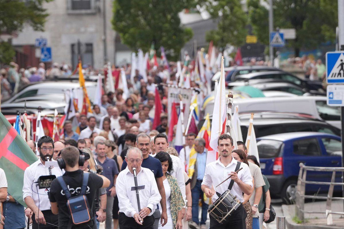 Bergara acoge la mayor alianza municipal vasca en décadas para exigir soberanía y el derecho a decidir