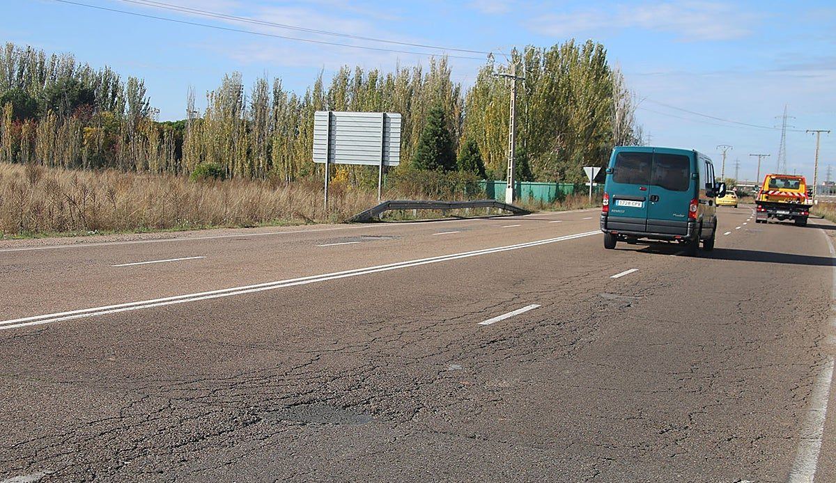 Un joven motorista pierde la vida en una colisión frontal con un turismo en Villares de la Reina