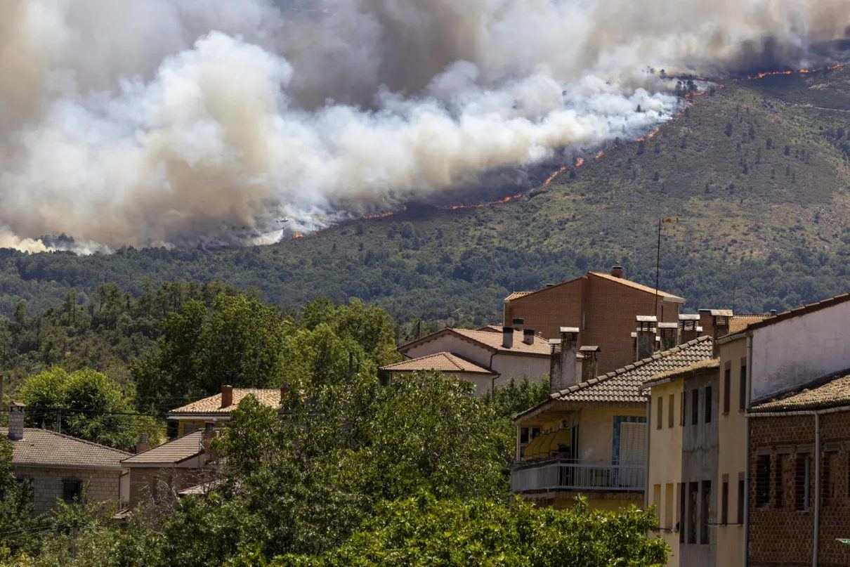 El devastador incendio de Burgohondo queda por fin controlado tras arrasar más de 40.000 hectáreas en Ávila