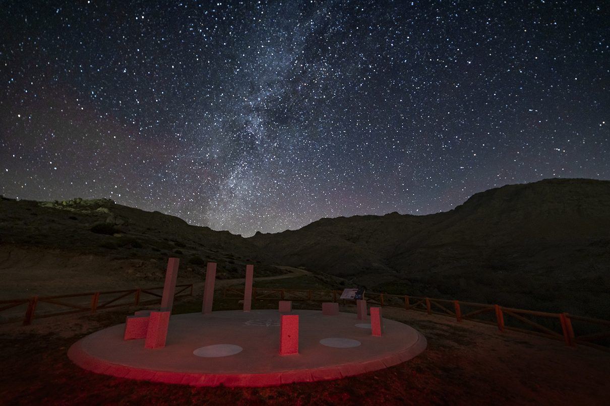 Un pequeño pueblo de Ávila mira al cielo con un nuevo mirador estelar dedicado a su hijo más ilustre