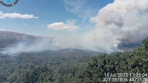 El incendio de Burgohondo entra en su fase más esperanzadora con el perímetro casi controlado