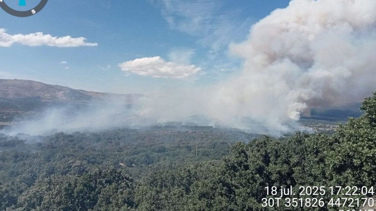 El incendio de Burgohondo entra en su fase más esperanzadora con el perímetro casi controlado