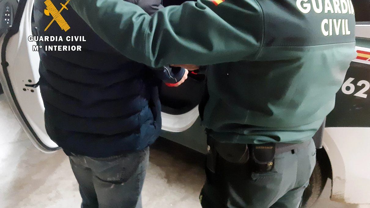 Un entrenador de voleibol de Ávila, arrestado por abusar sexualmente de una menor de su equipo hasta dejarla embarazada