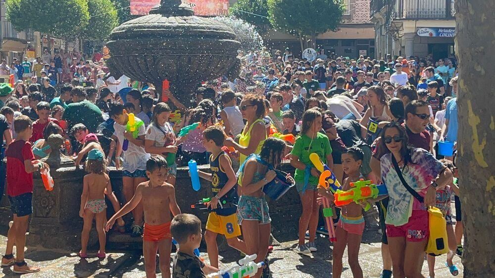 Piedrahíta vive una de sus fiestas de peñas más concurridas de los últimos años