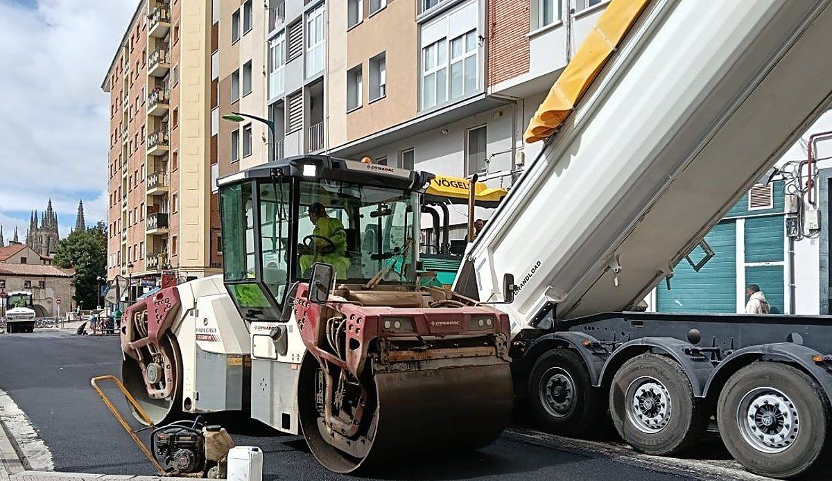 Dos líneas de autobús urbano en Burgos cambian su recorrido este lunes y martes por obras en la glorieta de Princesa de Astur