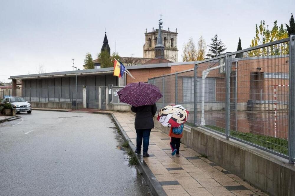 La despoblación vacía las aulas: los colegios rurales de la Ribera burgalesa arrancan el curso con nueve de cada diez clases