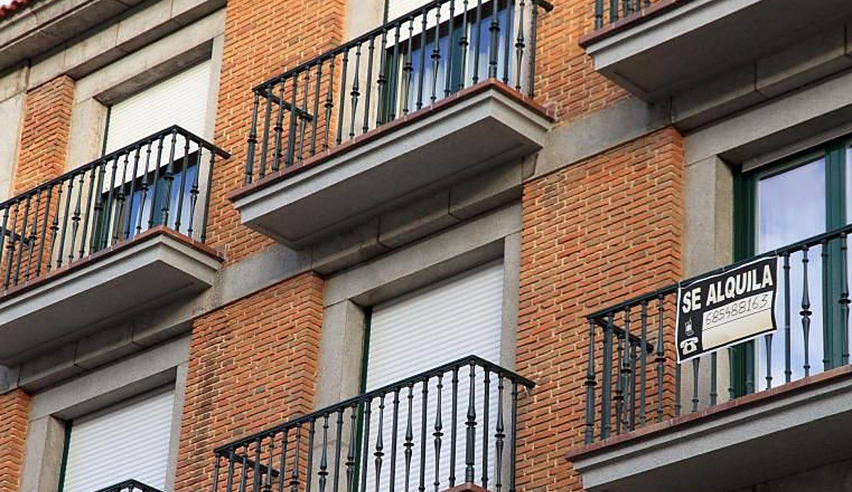 El mercado del alquiler expulsa a uno de cada tres inquilinos de su propio barrio