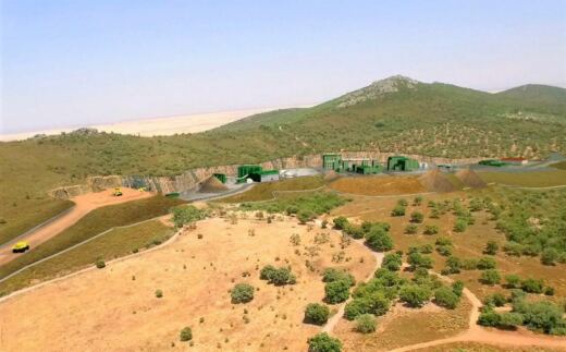 La mina de litio de Cáceres se queda sin salidas tras la negativa de la Junta de Extremadura