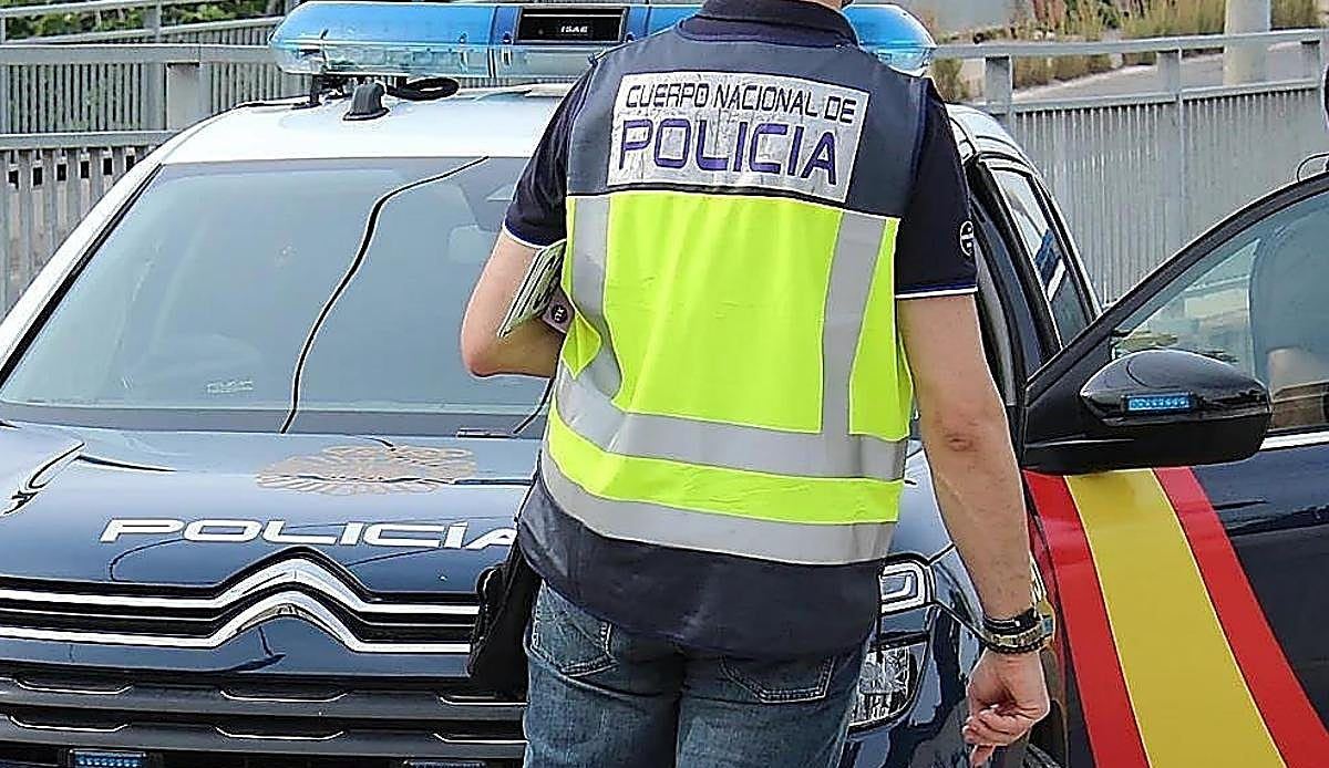 Conmoción en El Junquillo: un joven de 26 años muere en circunstancias que investiga la Policía Nacional