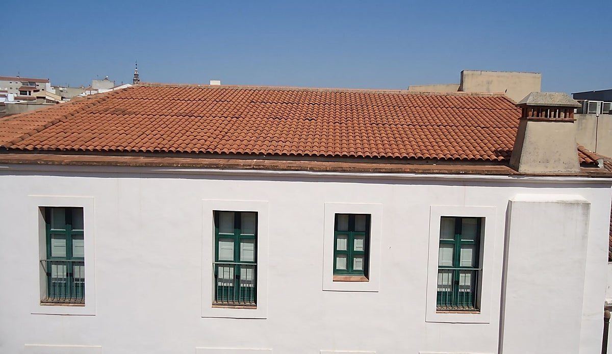 Las filtraciones de lluvia obligan al Ayuntamiento de Cáceres a rehabilitar por completo las cubiertas del edificio Publio Hu