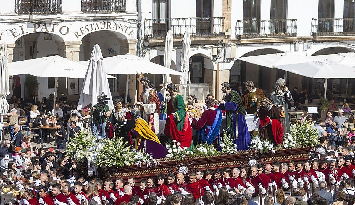 La cofradía de la Sagrada Cena podría volver al seno de la Semana Santa cacereña tras 22 años de alejamiento