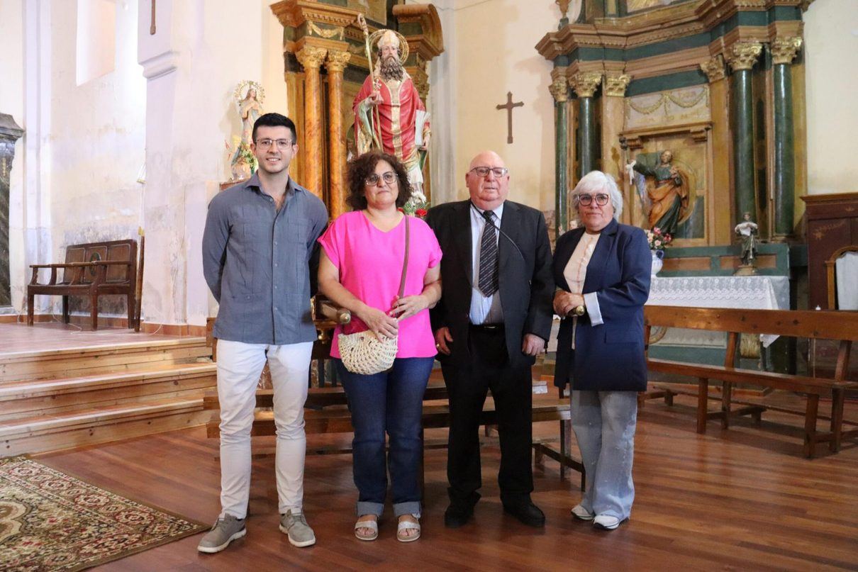 Román García se suma a las fiestas de San Agustín en Hombrados junto a sus vecinos y autoridades locales