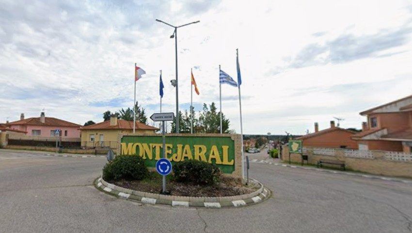 Una puerta de metal acaba con la vida de un niño de cinco años en la urbanización Montejaral de Loranca de Tajuña