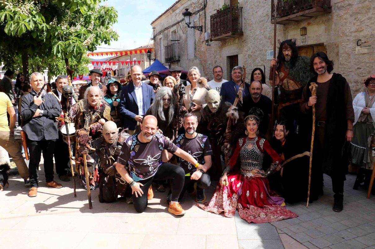 Tamajón arranca sus fiestas entre las cenizas del incendio y el orgullo de seguir en pie