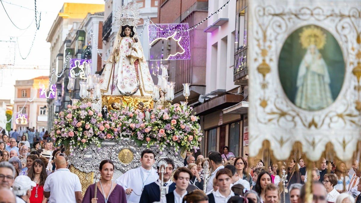 La Virgen de la Antigua sale a las calles de Guadalajara para dar inicio a una de las fiestas más queridas de la ciudad