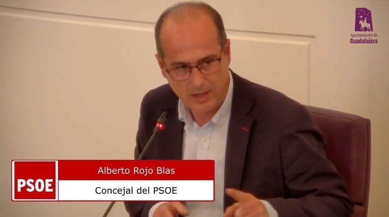La crisis de Ceuta llega al debate político de Guadalajara: PP y Vox apuntan al alcalde
