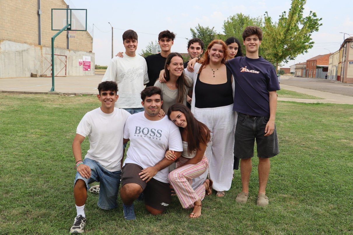 La Mata del Páramo: el pueblo que solo existe de verdad en verano y del que nadie quiere marcharse