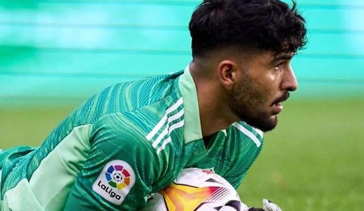 Amir Abedzadeh vuelve a casa: el portero iraní regresa a la Ponferradina tres años después