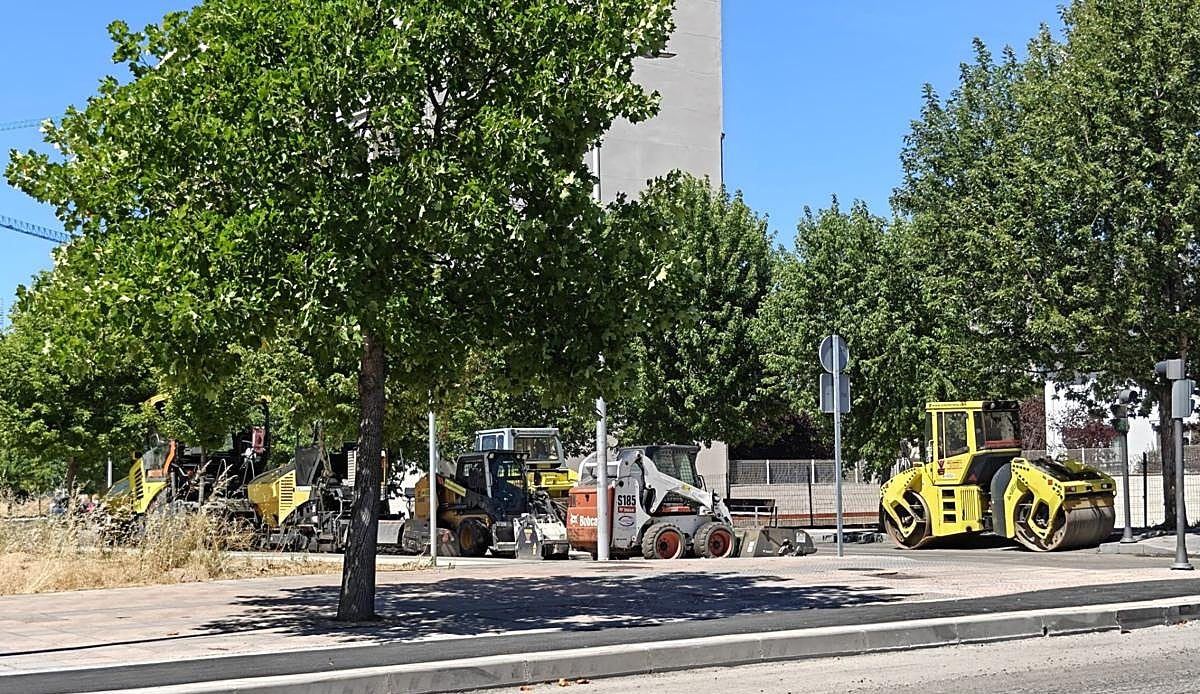León corta durante una semana una de sus avenidas principales para renovar el asfalto