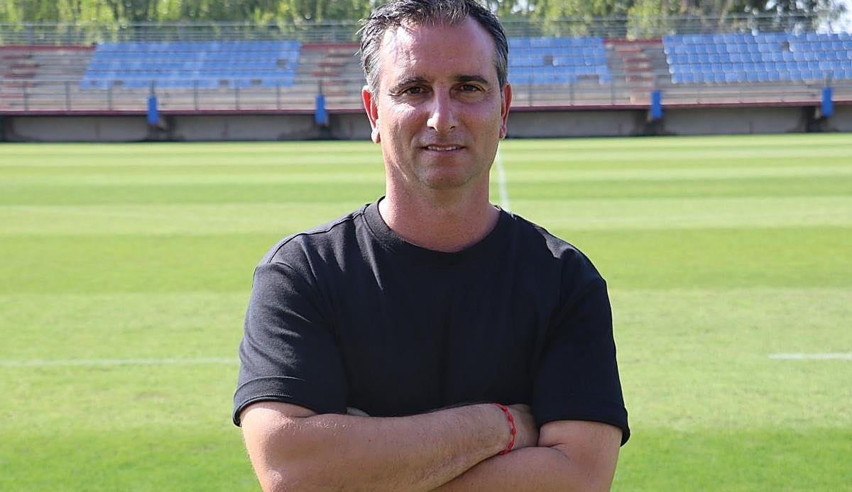 Jandro Castro llega con ambición a la Cultural: «La plantilla es muy competitiva y estamos casi dos jugadores por puesto»