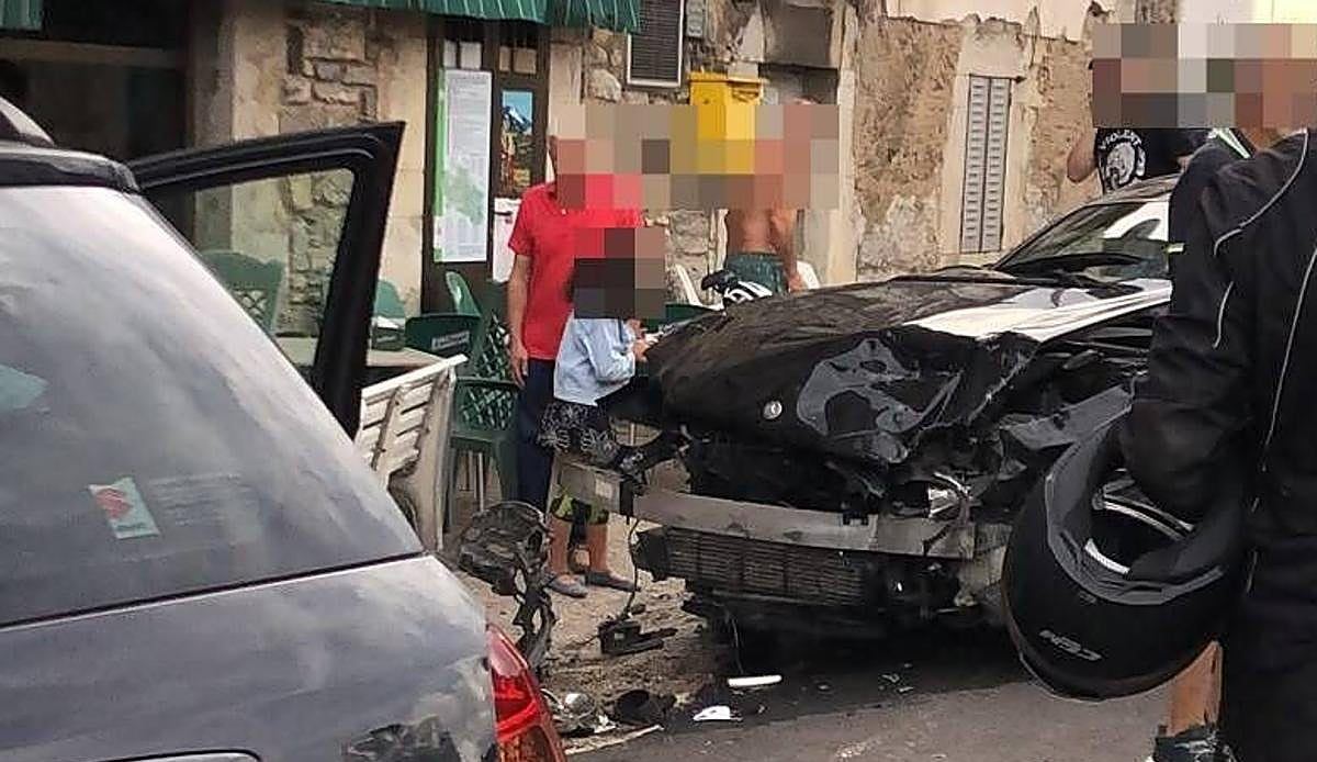 Tragedia en Cabrillanes: fallece el vecino de 64 años que fue arrollado por un coche mientras tomaba algo en una terraza