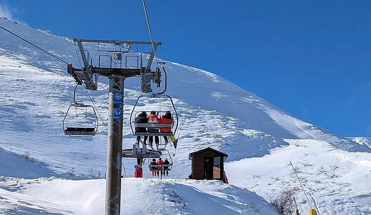 León venderá sus estaciones de esquí a través de agencias de viaje para atraer turistas de toda España