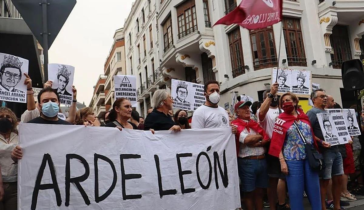 León toma las calles un año después del verano que lo cambió todo