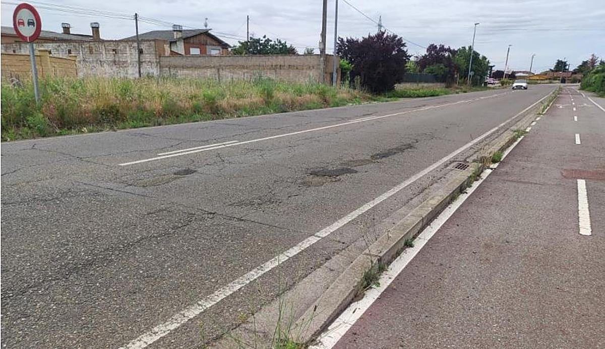 Villaquilambre renueva el asfalto de la N-621 con una inversión de 244.000 euros para acabar con el firme deteriorado