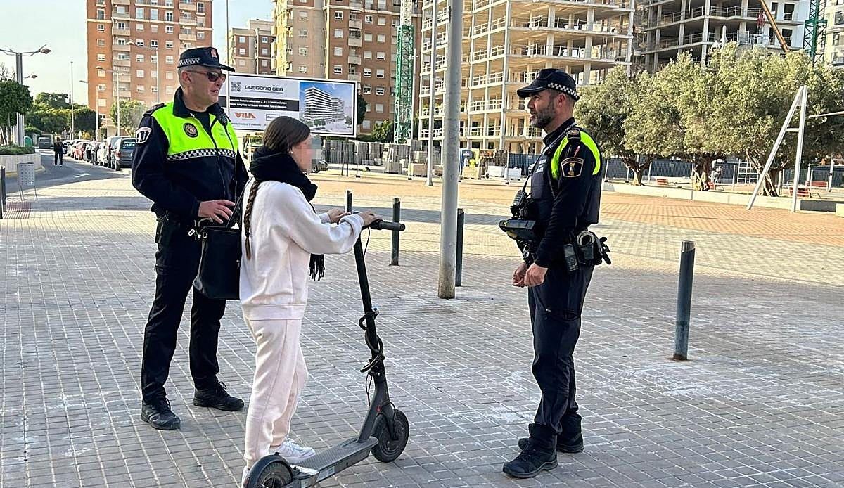 La UPL exige al PSOE más patrullas para frenar el caos de patinetes en las calles de León