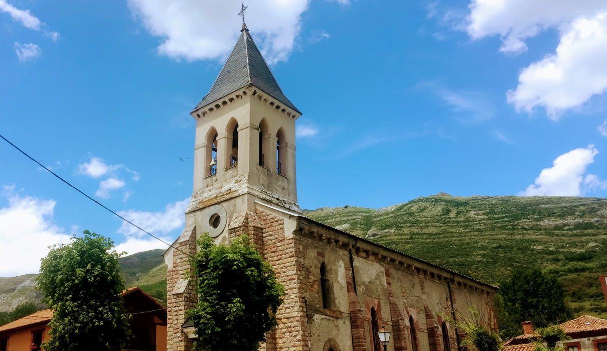 Vegacervera se viste de fiesta tres días para celebrar a la Virgen de las Nieves con música, tradición y agua